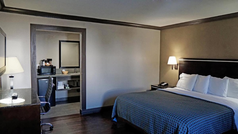 Hawthorne Plaza Inn Near LAX